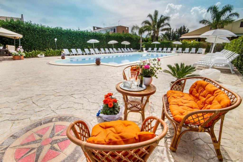 Villa Indipendente Le Coccinelle Beach Mare Piscina A 250 Mt Dal Mare Con Servizio Di Piscina A 400 Mt 12 K Da Cefalu Campofelice Di Roccella Exterior foto