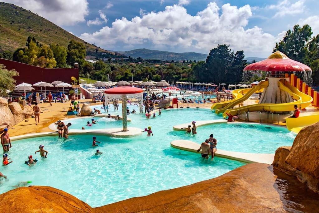 Villa Indipendente Le Coccinelle Beach Mare Piscina A 250 Mt Dal Mare Con Servizio Di Piscina A 400 Mt 12 K Da Cefalu Campofelice Di Roccella Exterior foto